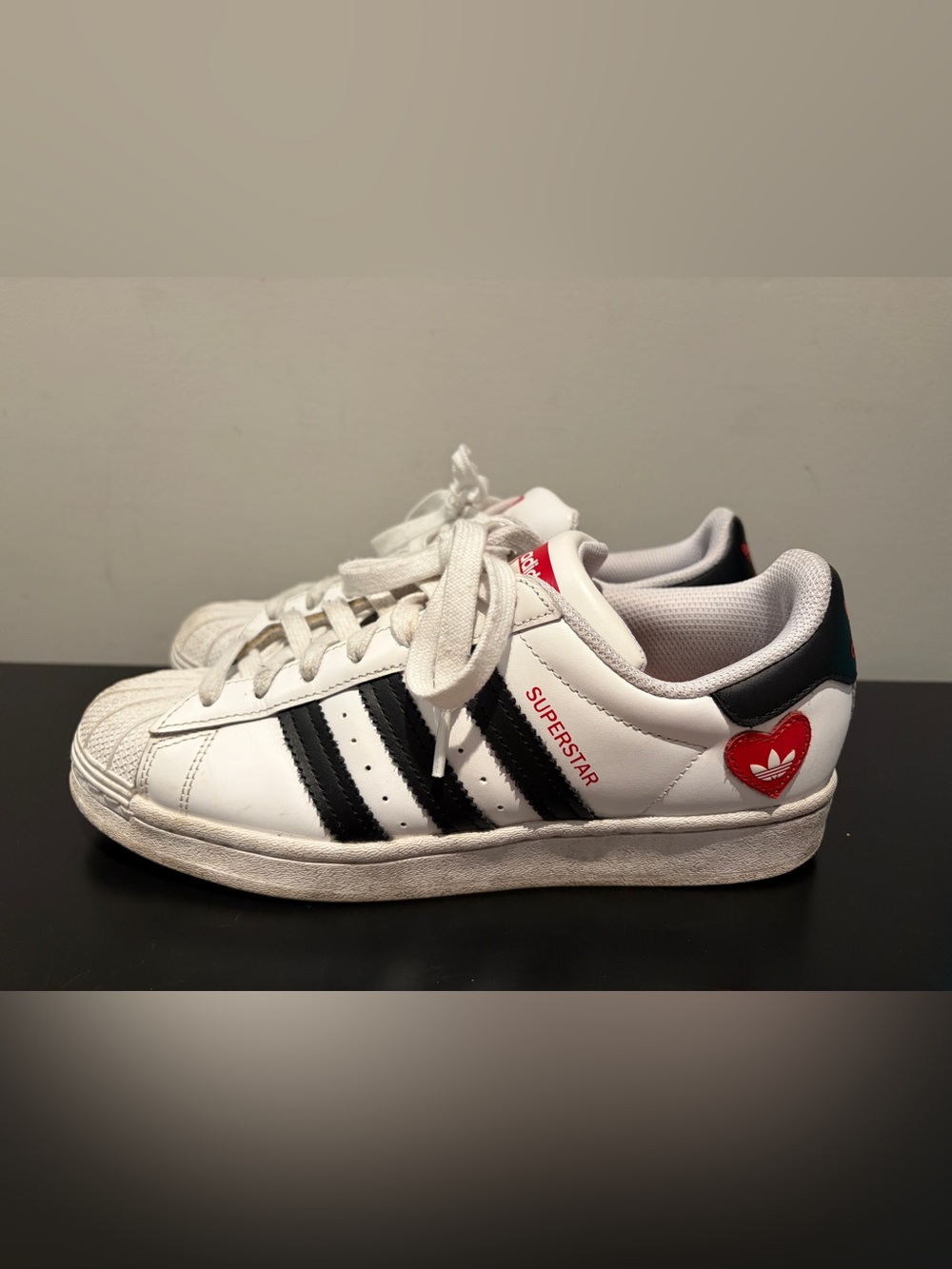adidas superstar Sneakers Valentine’s Day edition men’s size US 7/ women’s 8